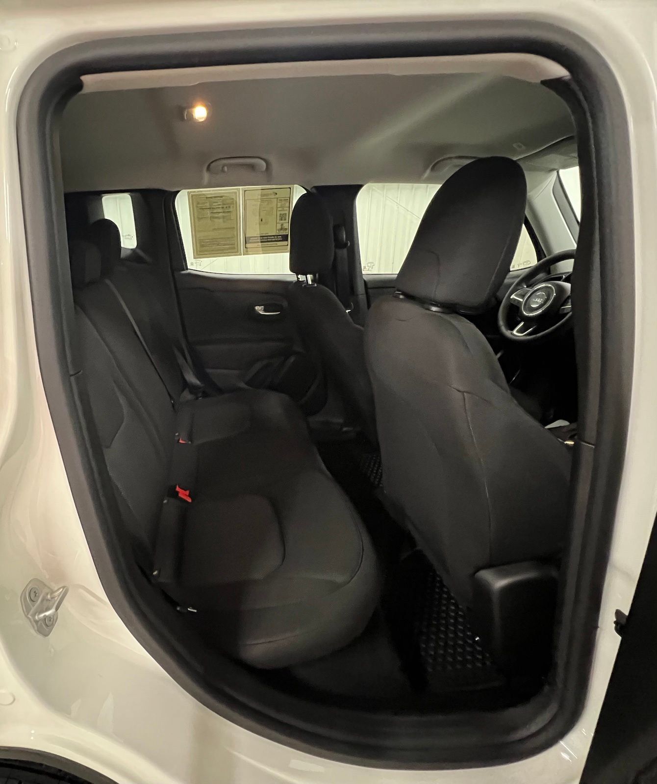 Used 2023 Jeep Renegade Latitude AWD/4WD image 20