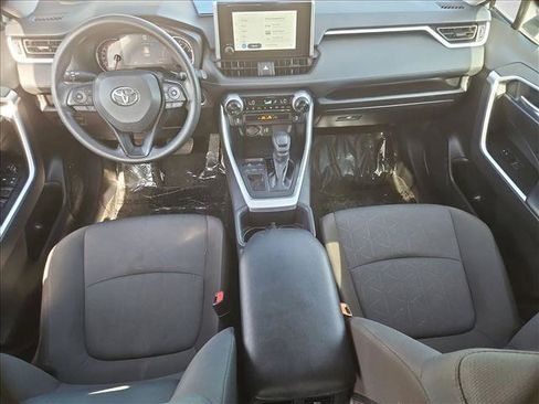Used 2025 Toyota RAV4 XLE FWD image 22