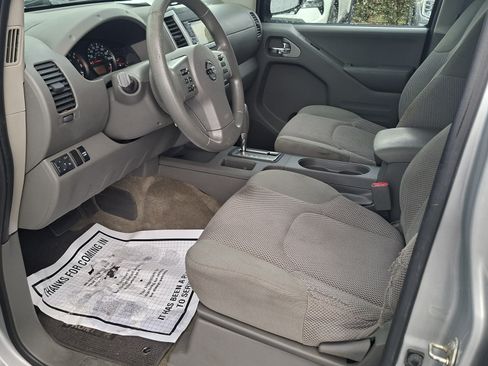 Used 2017 Nissan Frontier SV RWD image 9