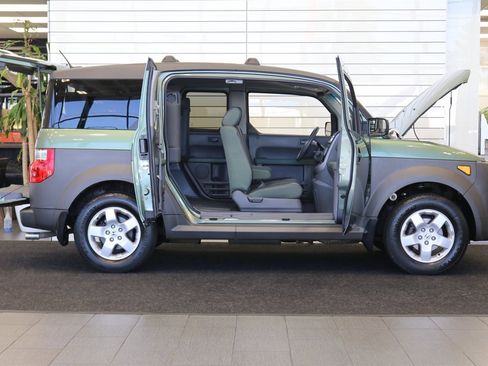 Used 2005 Honda Element EX image 11