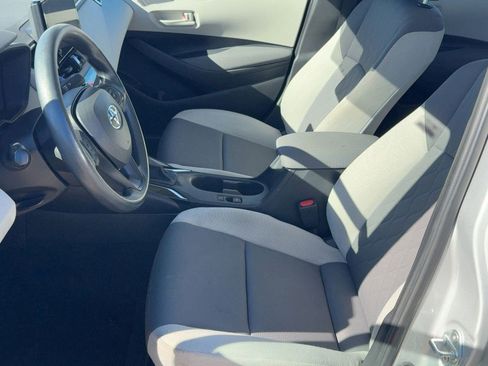 Used 2023 Toyota Corolla LE image 5