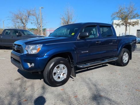Used 2015 Toyota Tacoma PreRunner image 2