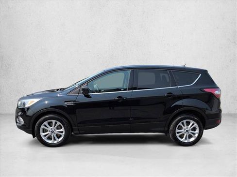Used 2017 Ford Escape SE w/ SE Cold Weather Package AWD/4WD image 5