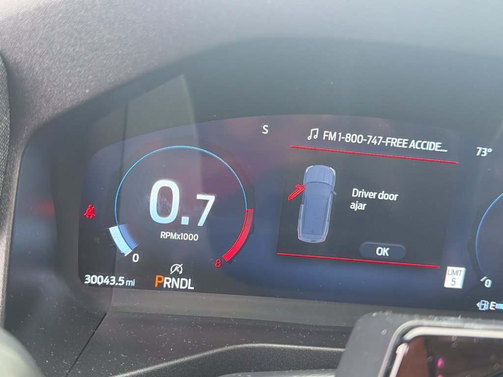 Used 2025 Ford Explorer ST-Line w/ ST-Line Street Pack AWD/4WD image 4