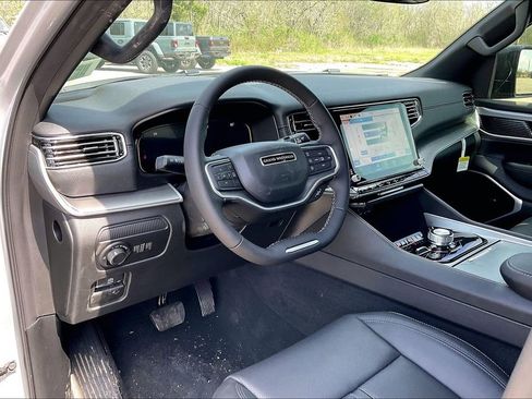 New 2026 Jeep Grand Wagoneer L Limited w/ Premium Group II AWD/4WD image 5