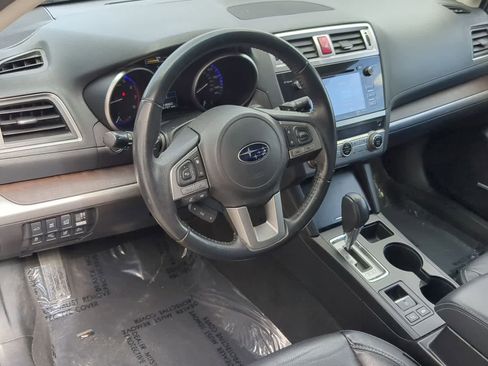 Used 2017 Subaru Outback 2.5i Limited AWD/4WD image 10