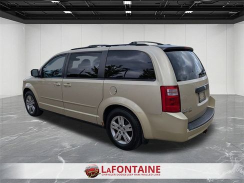 Used 2010 Dodge Grand Caravan SE w/ SE Plus Group image 3
