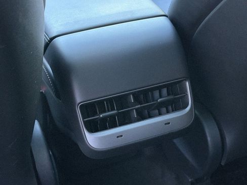 Used 2023 Tesla Model Y Performance image 16