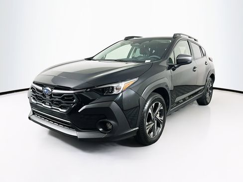 Used 2024 Subaru Crosstrek 2.0i Premium image 3