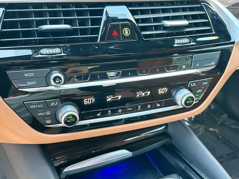 Used 2023 BMW 540i w/ Premium Package image 16