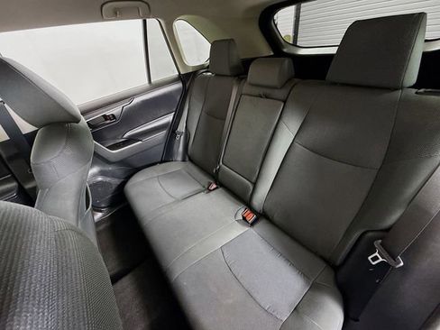 Used 2019 Toyota RAV4 LE image 8
