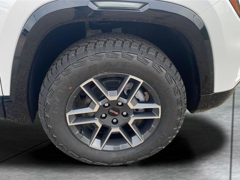 New 2026 GMC Terrain AT4 w/ Technology Package II image 25