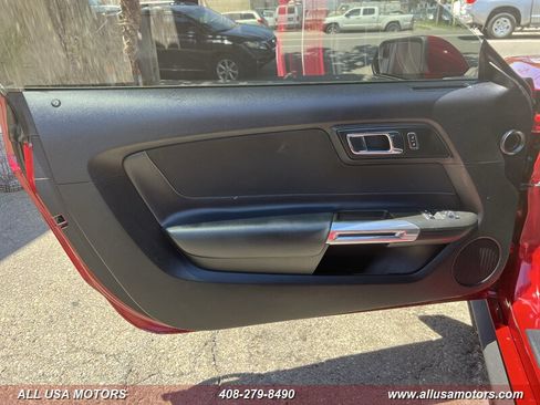 Used 2017 Ford Mustang Coupe RWD image 14