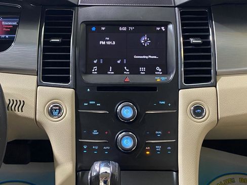 Used 2018 Ford Taurus SEL w/ Equipment Group 201A AWD/4WD image 17