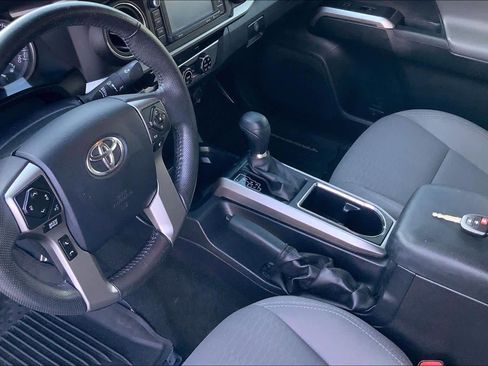 Used 2017 Toyota Tacoma SR5 image 14