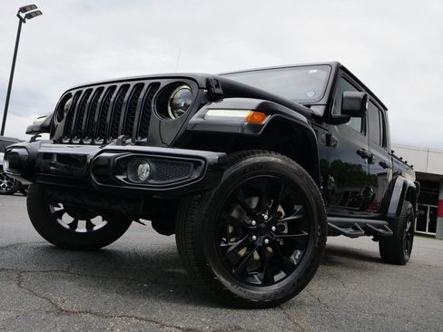 Used 2023 Jeep Gladiator Overland AWD/4WD image 45
