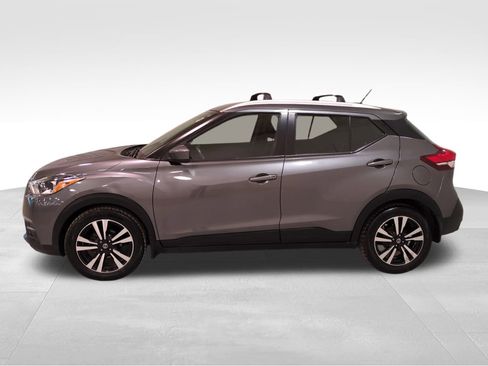 Used 2020 Nissan Kicks SV image 8