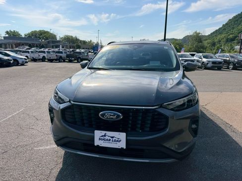 Used 2024 Ford Escape SE w/ PHEV Premium Package FWD image 2