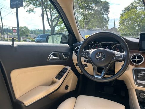 Used 2018 Mercedes-Benz GLA 250 4MATIC image 24