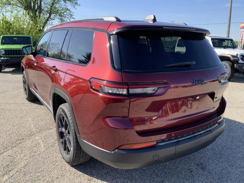 Used 2024 Jeep Grand Cherokee L Altitude AWD/4WD image 9