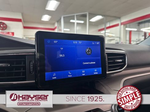 Used 2023 Ford Explorer XLT w/ Equipment Group 202A AWD/4WD image 22