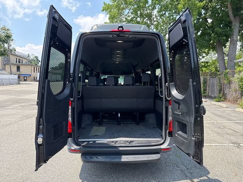 Used 2019 Mercedes-Benz Sprinter 2500 w/ Acoustic Package image 28