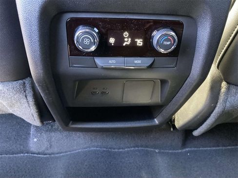 New 2026 Chevrolet Traverse LT image 16