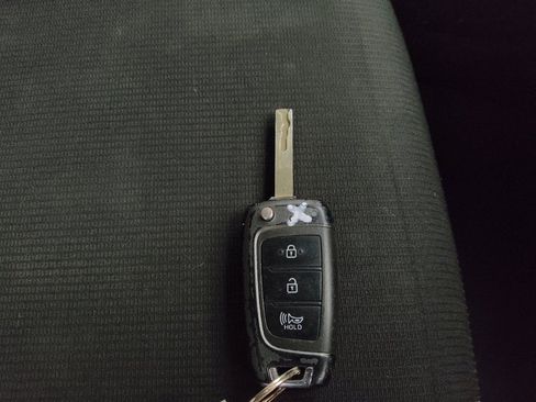 Used 2022 Hyundai Venue SEL w/ Cargo Package image 32