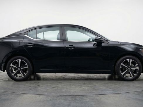 Used 2025 Nissan Sentra SV FWD image 11