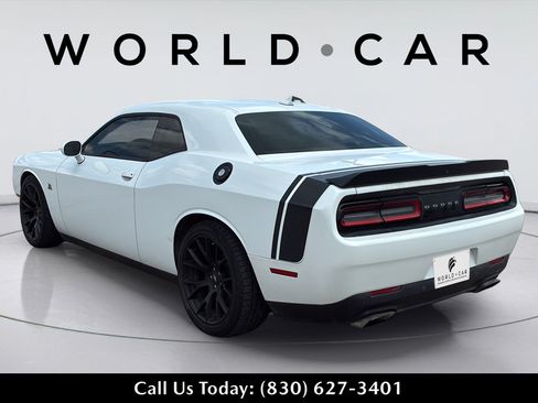 Used 2018 Dodge Challenger R/T Scat Pack w/ Dynamics Package RWD image 10