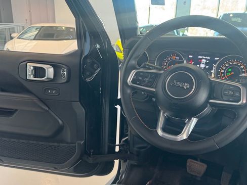 Used 2023 Jeep Gladiator Overland image 31