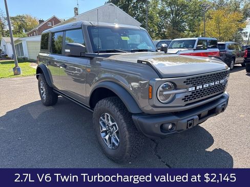 New 2025 Ford Bronco Badlands image 2