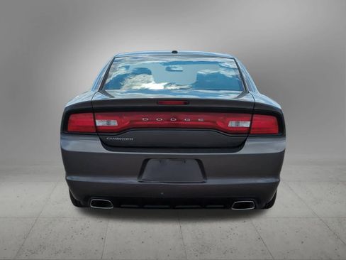 Used 2014 Dodge Charger SE RWD image 5