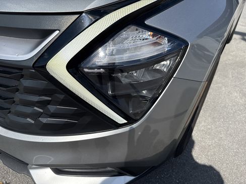 Certified 2023 Kia Sportage LX image 10