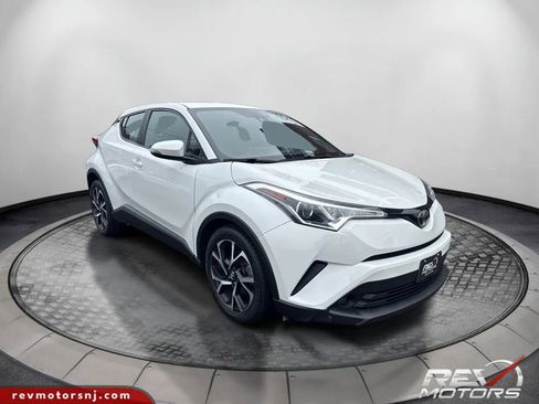 Used 2018 Toyota C-HR XLE image 7