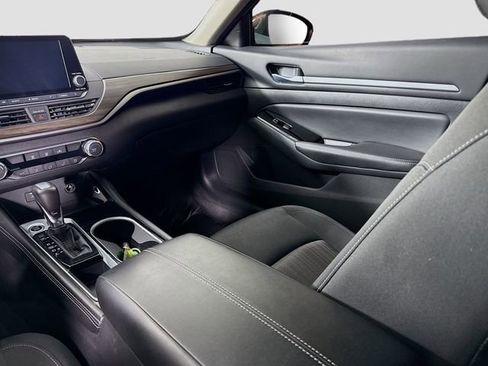 Used 2023 Nissan Altima 2.5 SV image 21