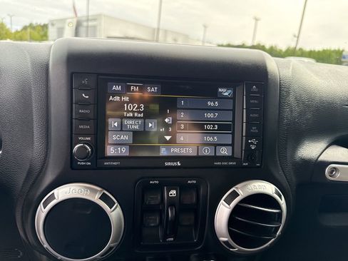 Used 2016 Jeep Wrangler Unlimited Sahara w/ Dual Top Group AWD/4WD image 30