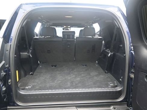 Used 2023 Lexus GX 460 Premium w/ Premium Package AWD/4WD image 15