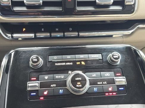 Used 2021 Lincoln Navigator L Reserve w/ Luxury Package image 20