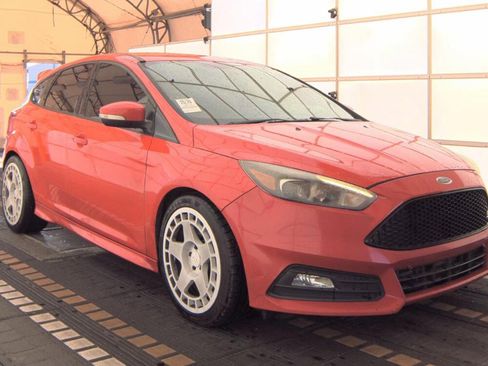 Used 2016 Ford Focus ST w/ Equipment Group 401A image 9