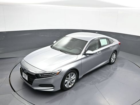 Used 2018 Honda Accord LX image 32