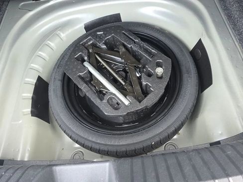 Used 2022 Volkswagen Jetta SE image 47