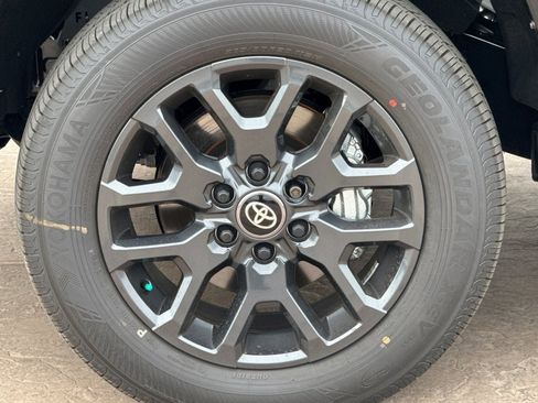 New 2026 Toyota Tundra Platinum image 33