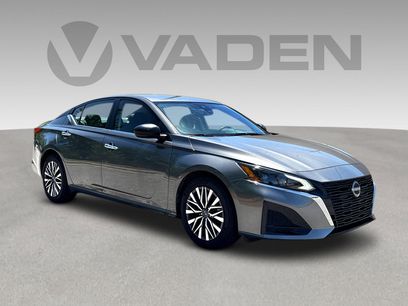 Certified 2025 Nissan Altima 2.5 SV