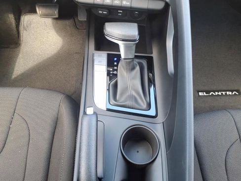 New 2026 Hyundai Elantra SE FWD image 9