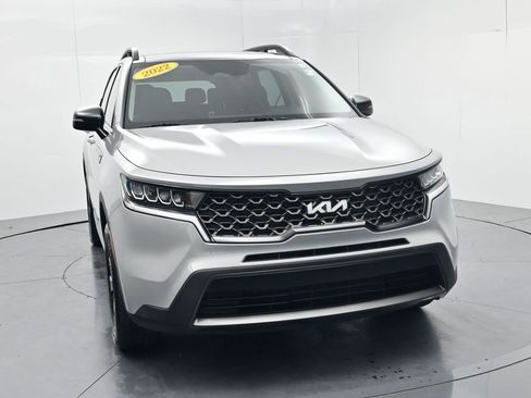 Used 2022 Kia Sorento S w/ Panoramic Sunroof Package AWD/4WD image 2