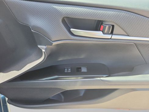 Used 2025 Toyota Camry SE image 21