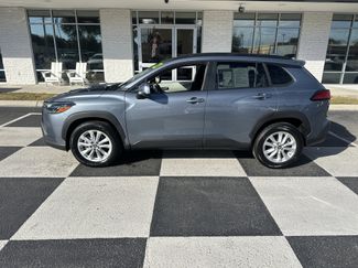 Used 2022 Toyota Corolla Cross LE video 1