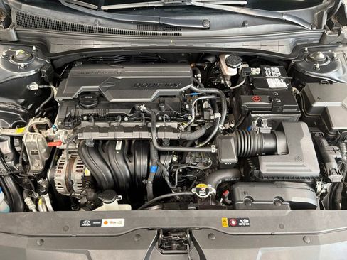 Used 2022 Hyundai Elantra SE FWD image 28
