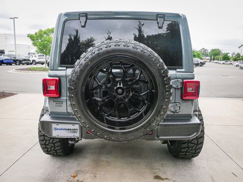 Used 2025 Jeep Wrangler Unlimited Sahara AWD/4WD image 9